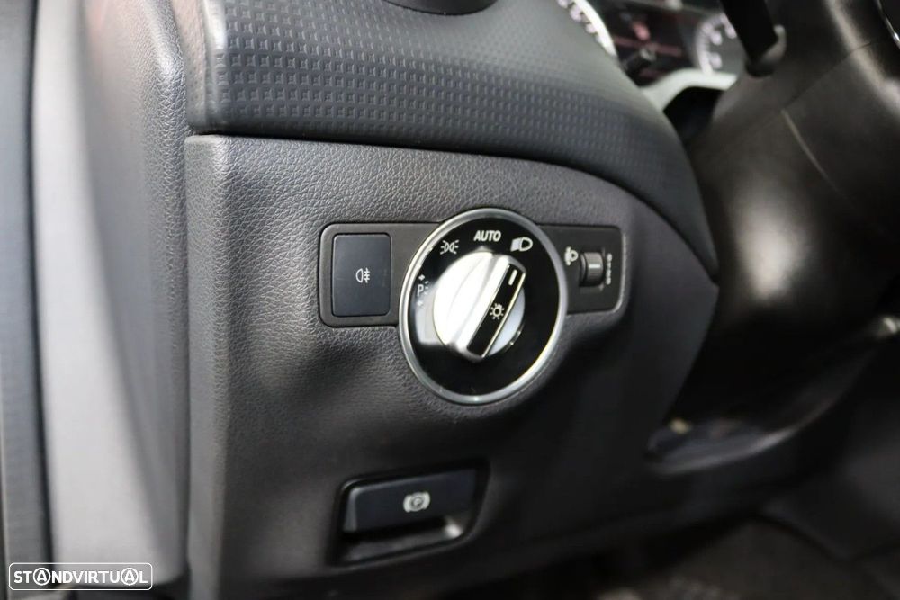 Mercedes-Benz A 180 CDI (BlueEFFICIENCY) Urban - 12