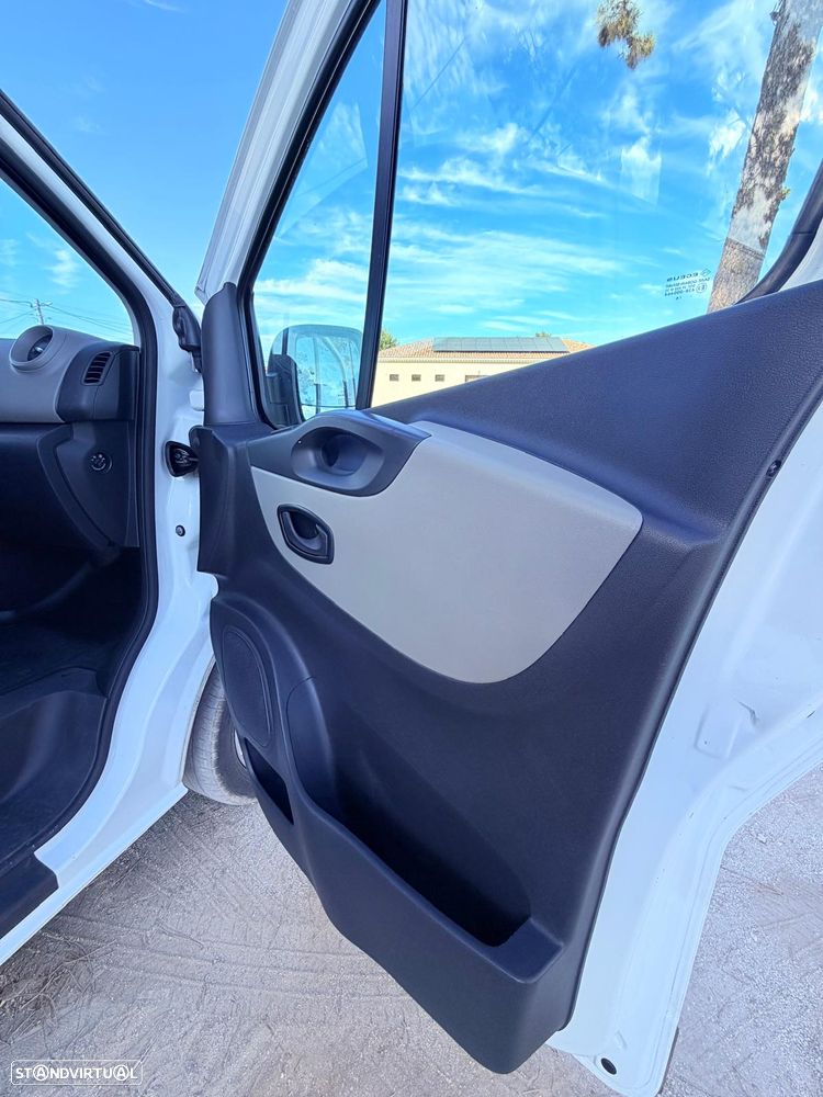 Renault trafic - 8