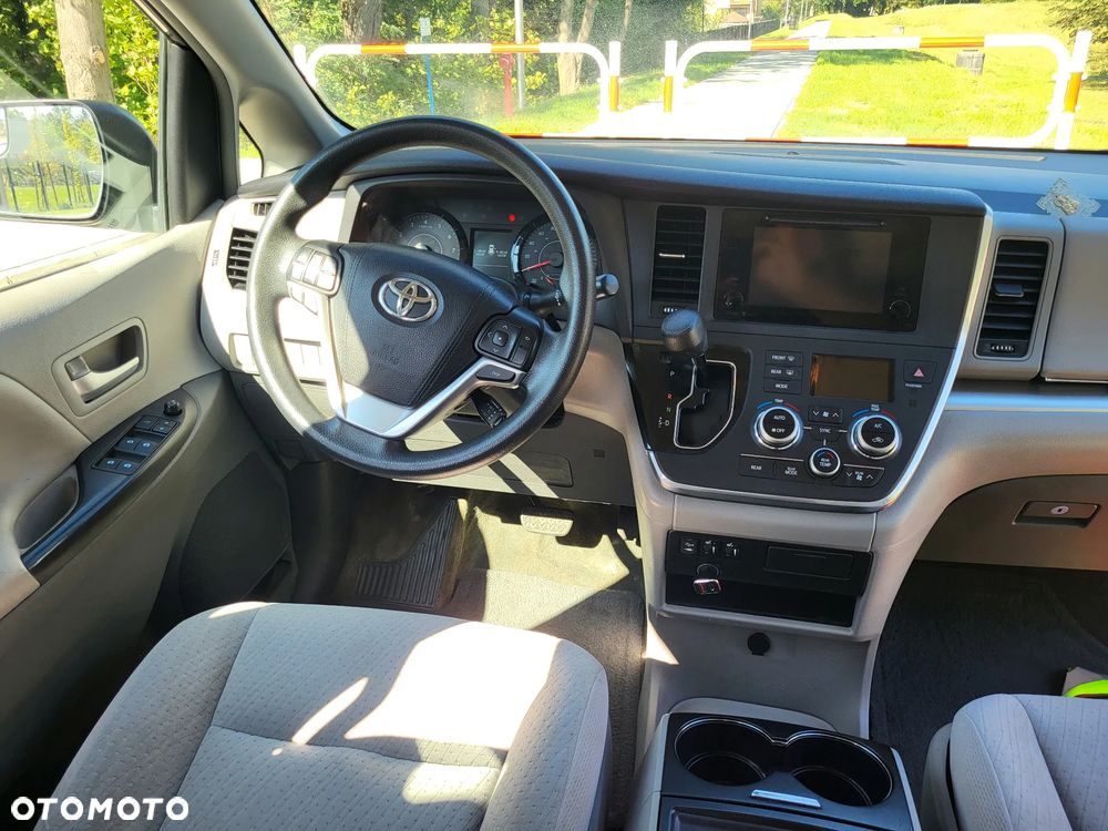 Toyota Sienna 3.5 V6 LE AWD - 29