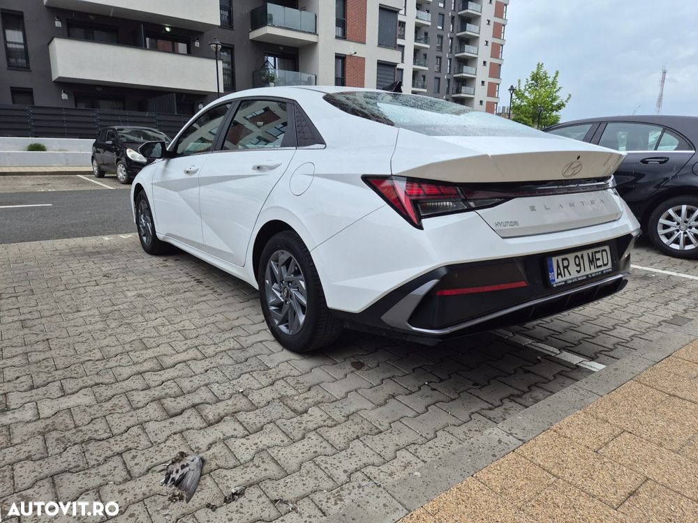 Hyundai Elantra 1.6 l 123 CP CVT Highway - 4