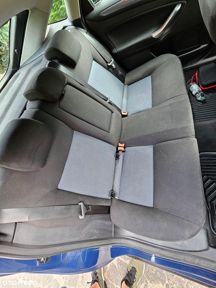 Ford Mondeo 2.0 Ambiente - 22