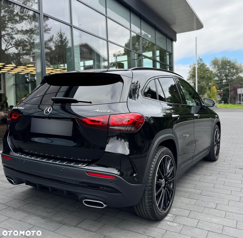 Mercedes-Benz GLA 200 d 4-Matic - 16