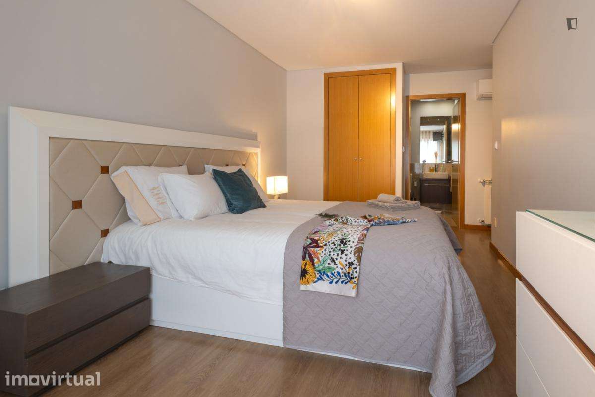Apartamento com 2 quartos - localizado em Benfica Lisbon - Grande imagem: 3/35
