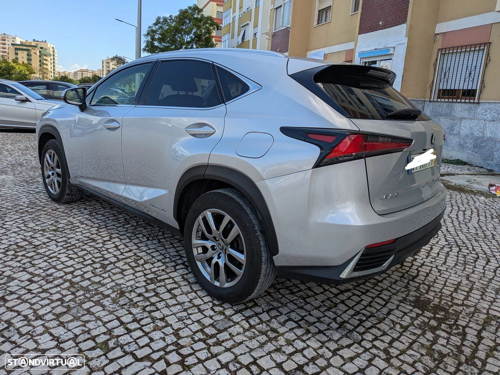 Lexus NX 300h Executive+ - 21