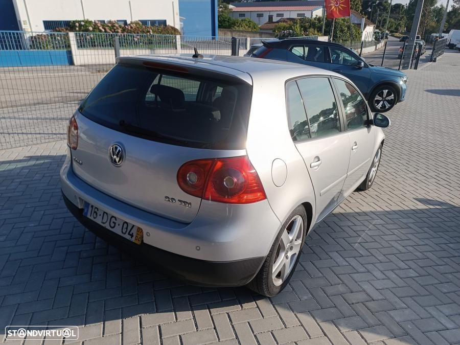 VW Golf 2.0 TDi Confortline DSG - 4