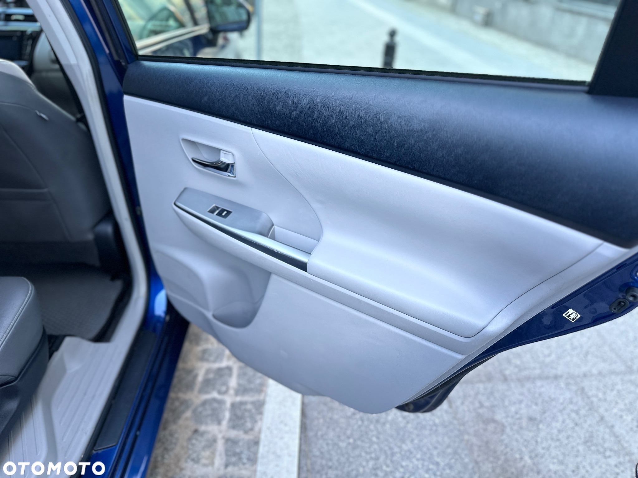 Toyota Prius+ (Hybrid) Comfort - 17
