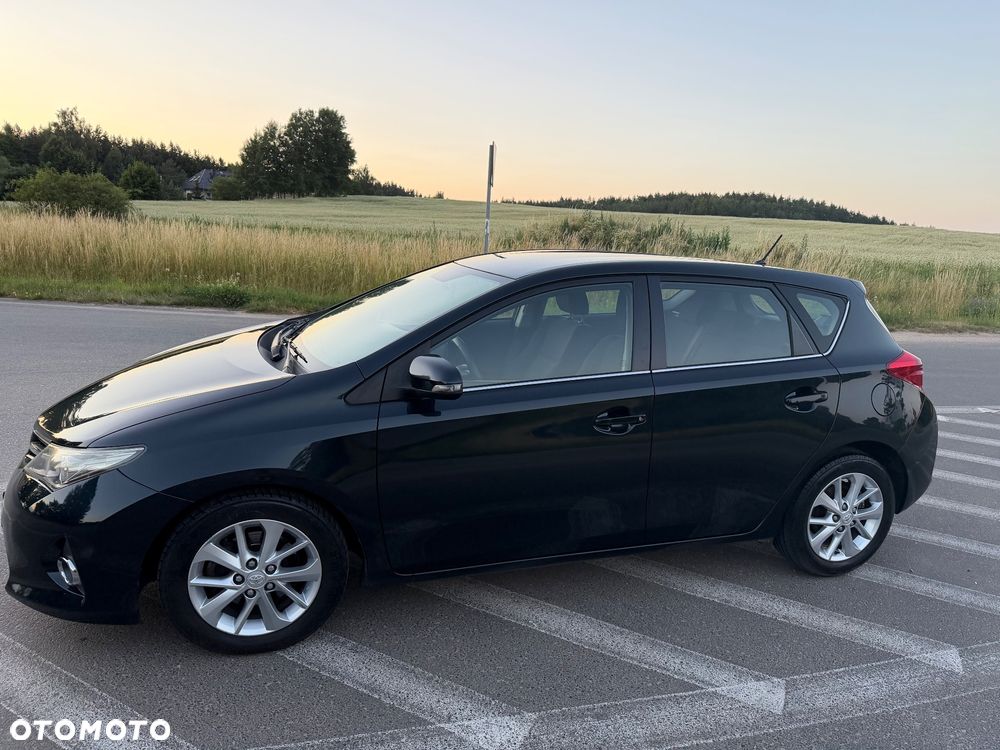 Toyota Auris 2.0 D-4D Dynamic - 30
