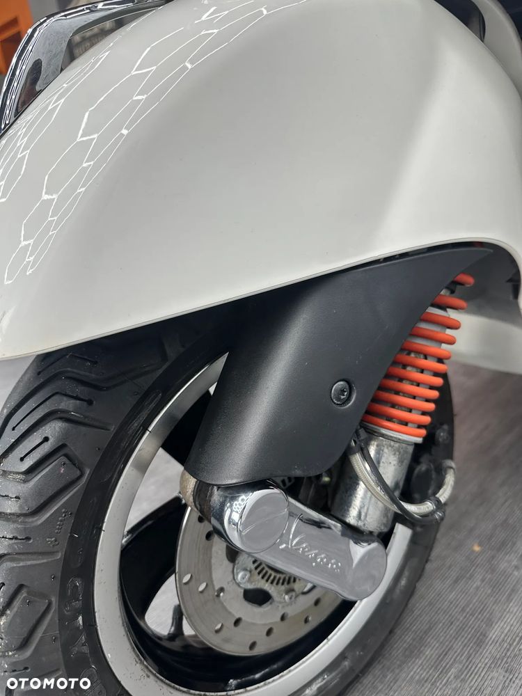 Vespa GTS - 15