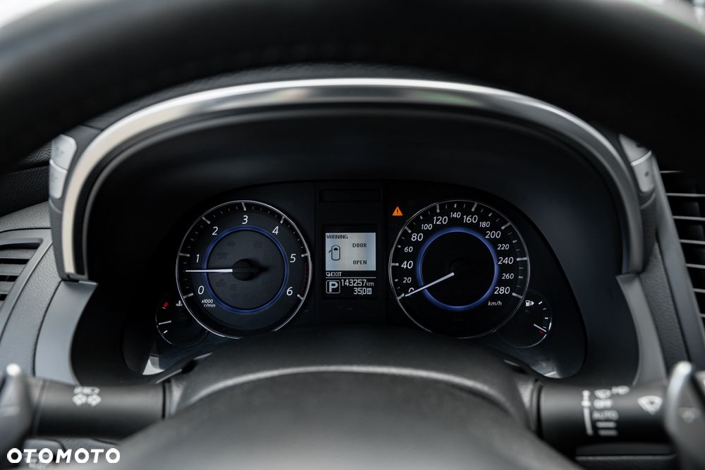 Infiniti QX70 3.0d S - 29