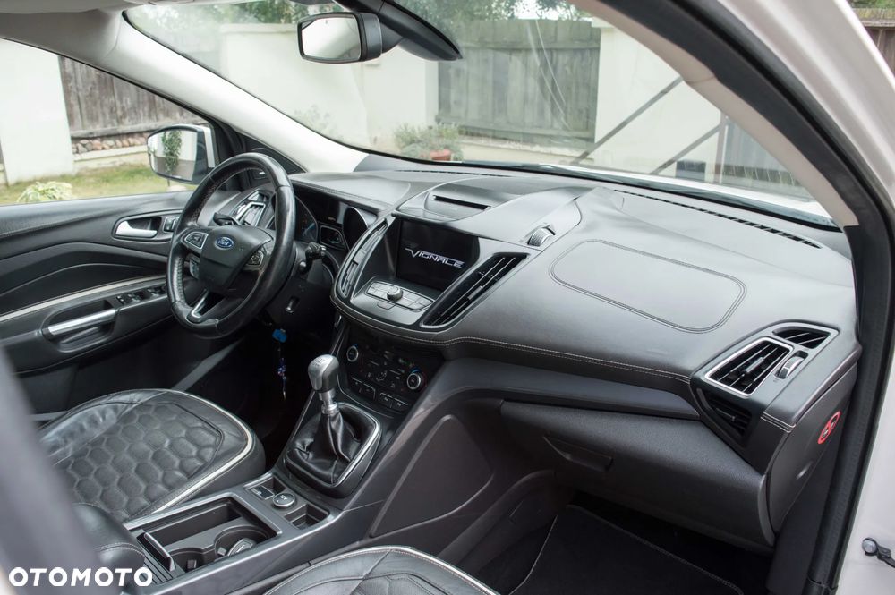Ford Kuga 2.0 TDCi 2x4 Vignale - 26