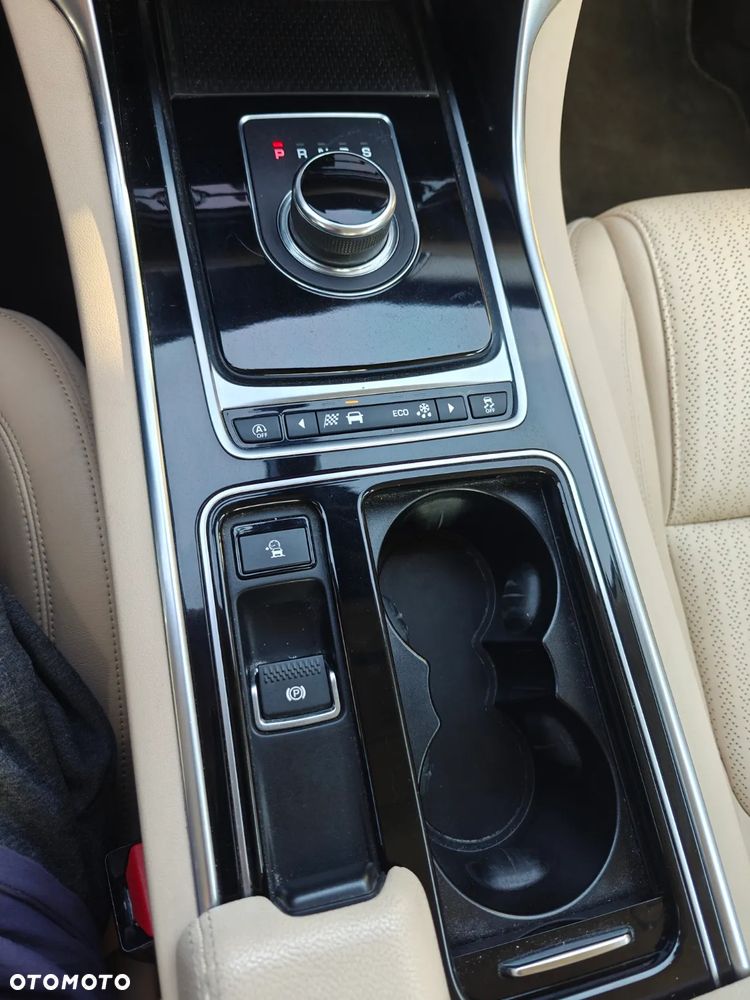 Jaguar XF 25t AWD Prestige - 11