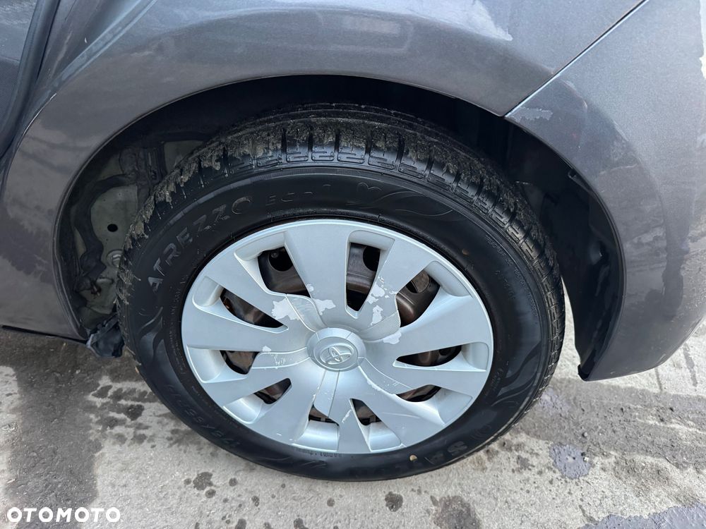 Toyota Yaris - 17