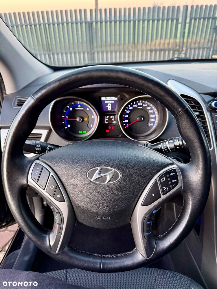 Hyundai i30 blue 1.6 CRDi Passion - 23