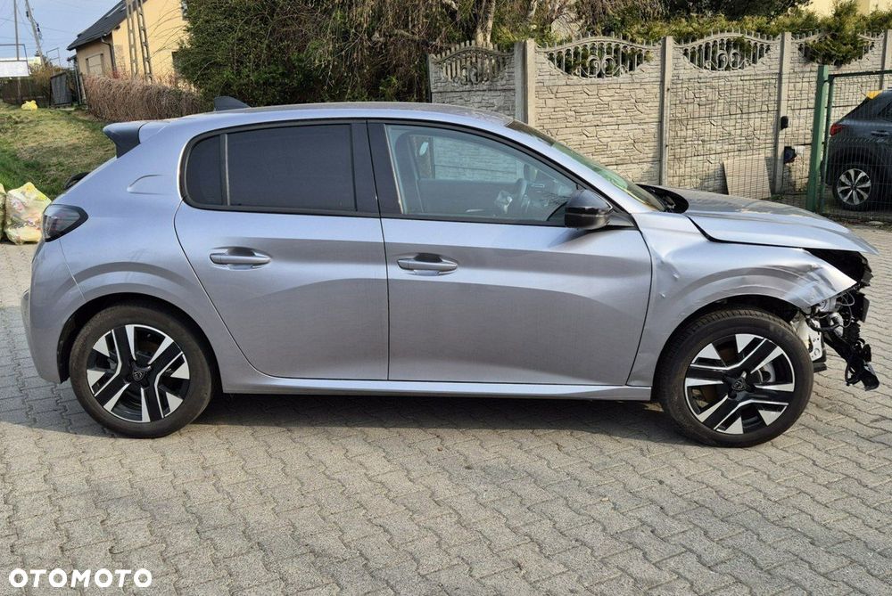 Peugeot 208 - 6
