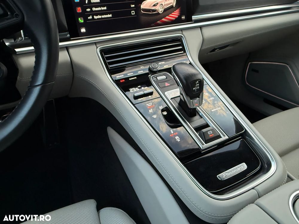 Porsche Panamera - 22