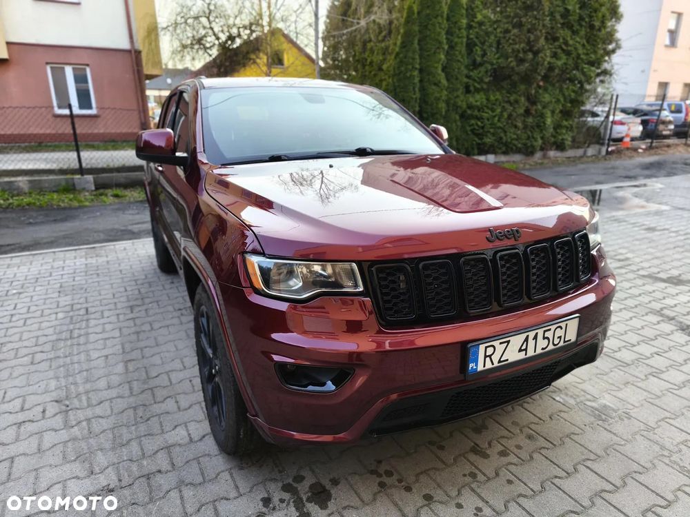 Jeep Grand Cherokee - 1