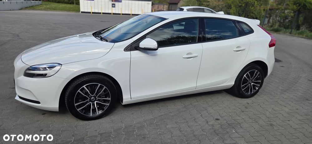 Volvo V40 T3 Drive-E Momentum - 4