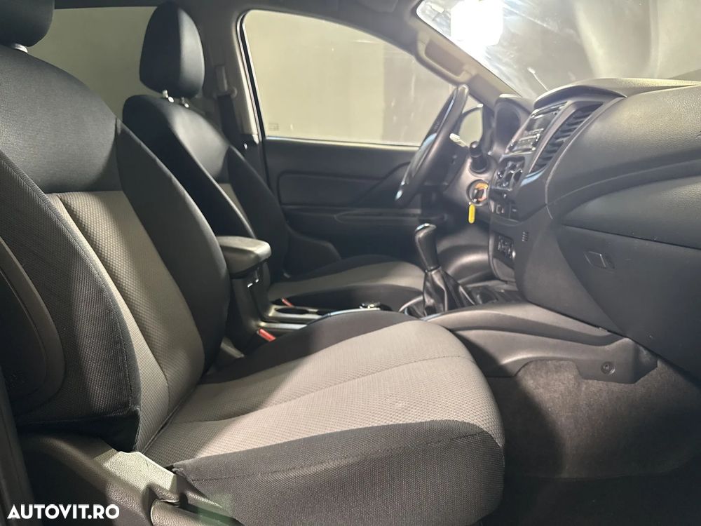 Mitsubishi L200 - 12