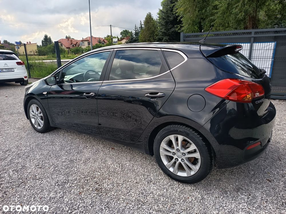 Kia Ceed 1.4 CVVT Fifa World Cup Edition - 4