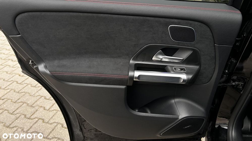 Mercedes-Benz GLB - 26