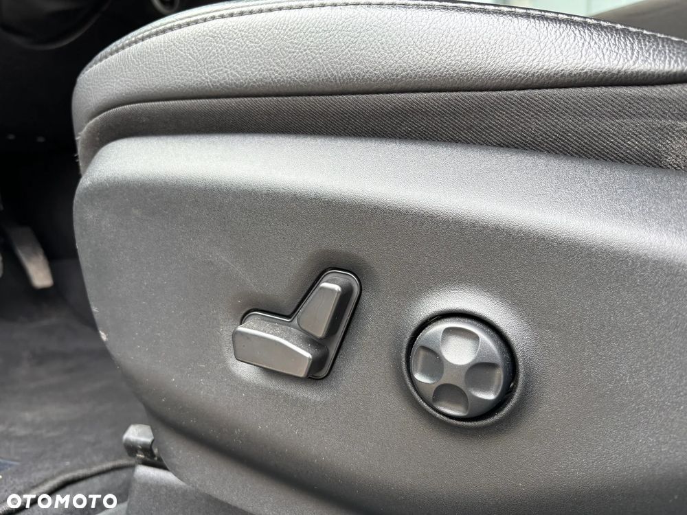 Chrysler Pacifica - 28