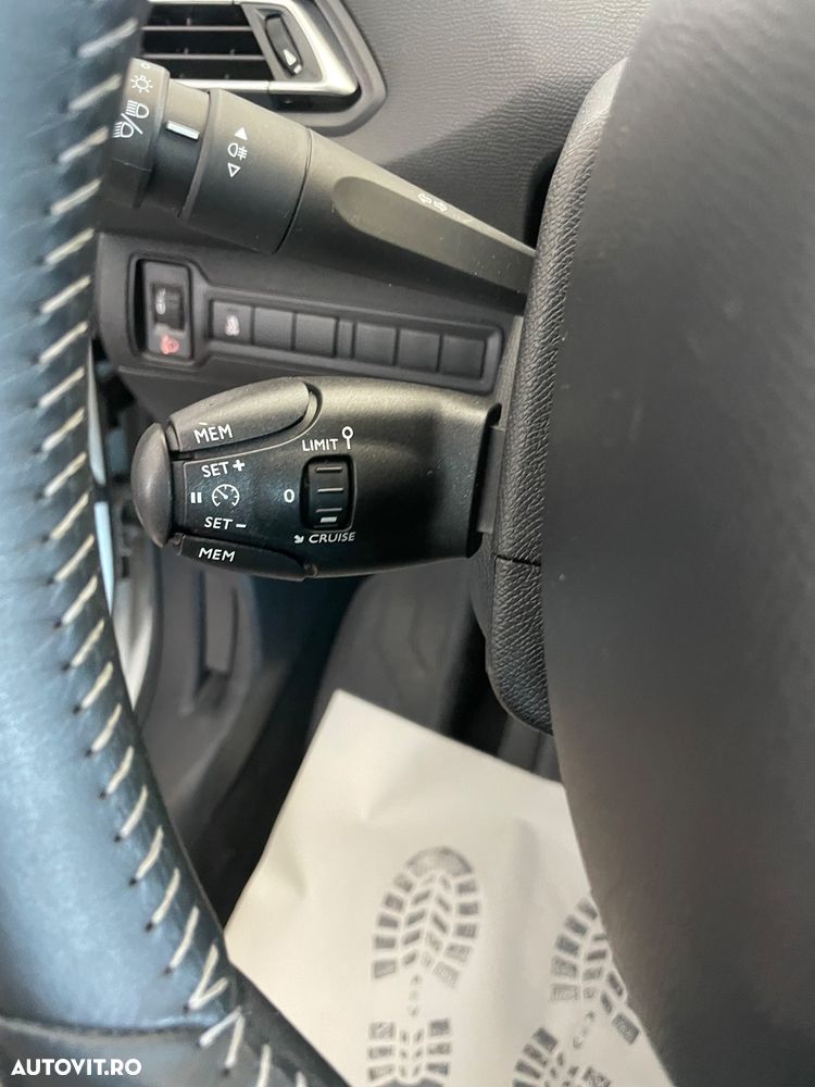 Peugeot 308 1.2 VTi Active - 12