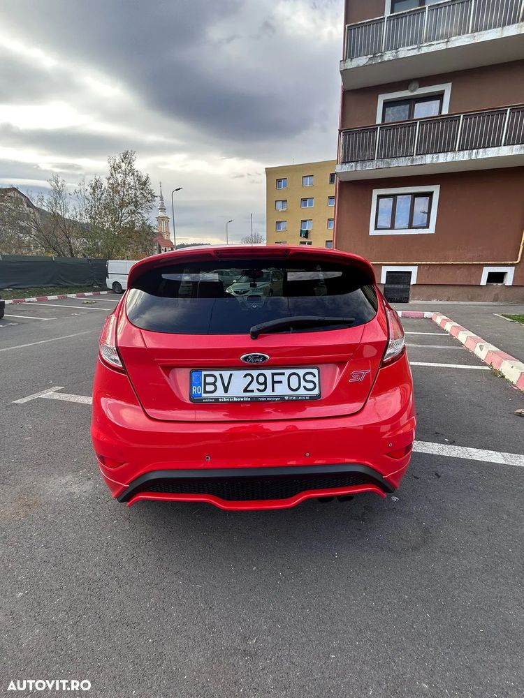 Ford Fiesta 1.6 ST - 12