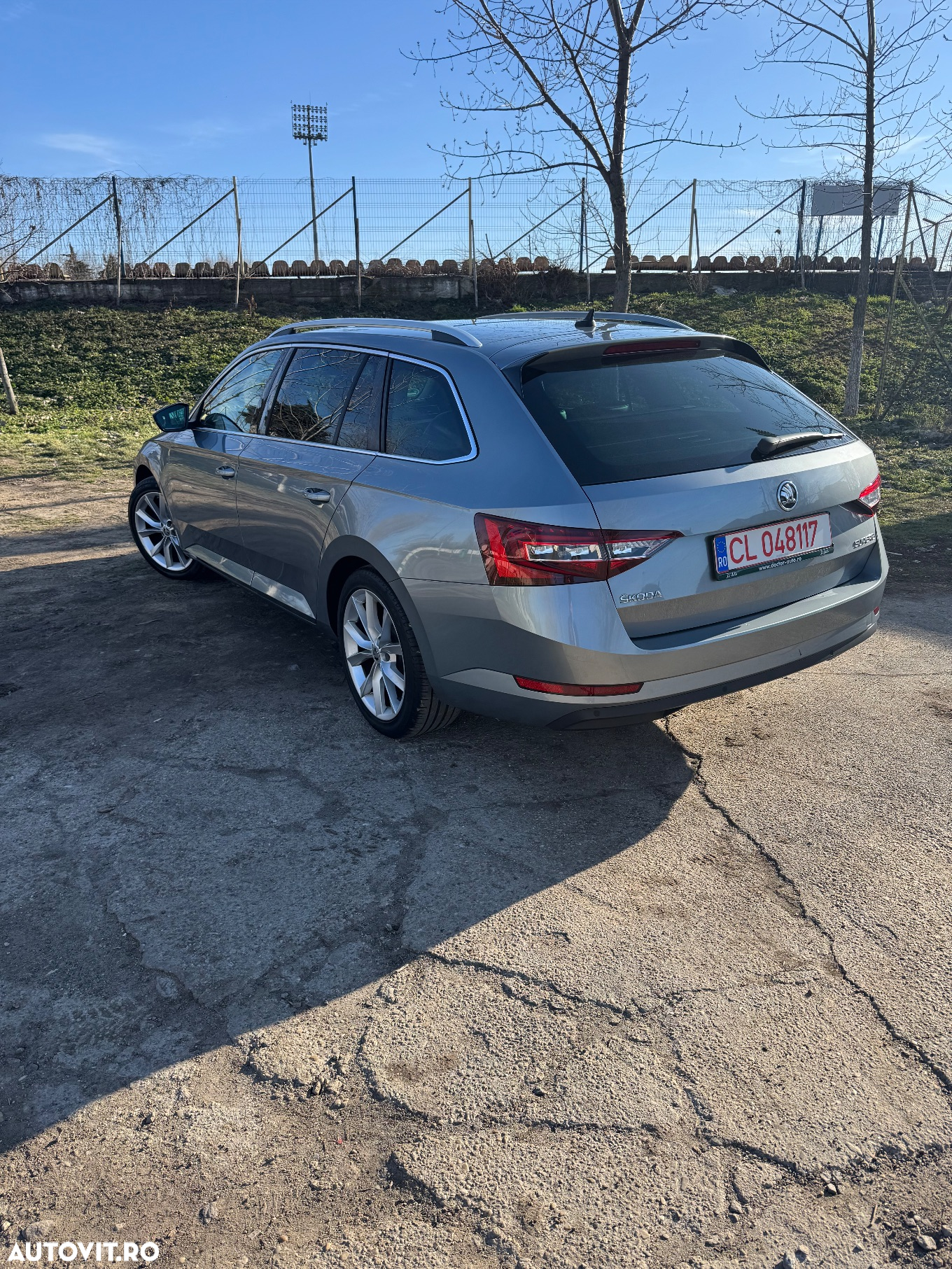 Skoda Superb 2.0 TDI DSG Premium Edition - 4