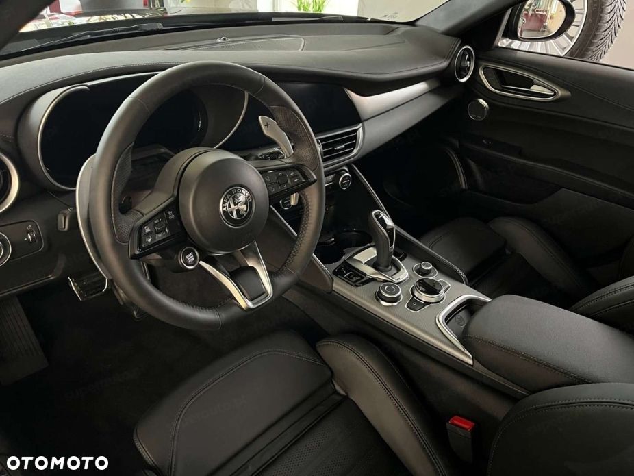 Alfa Romeo Giulia 2.2 D Turbo Veloce Q4 - 6