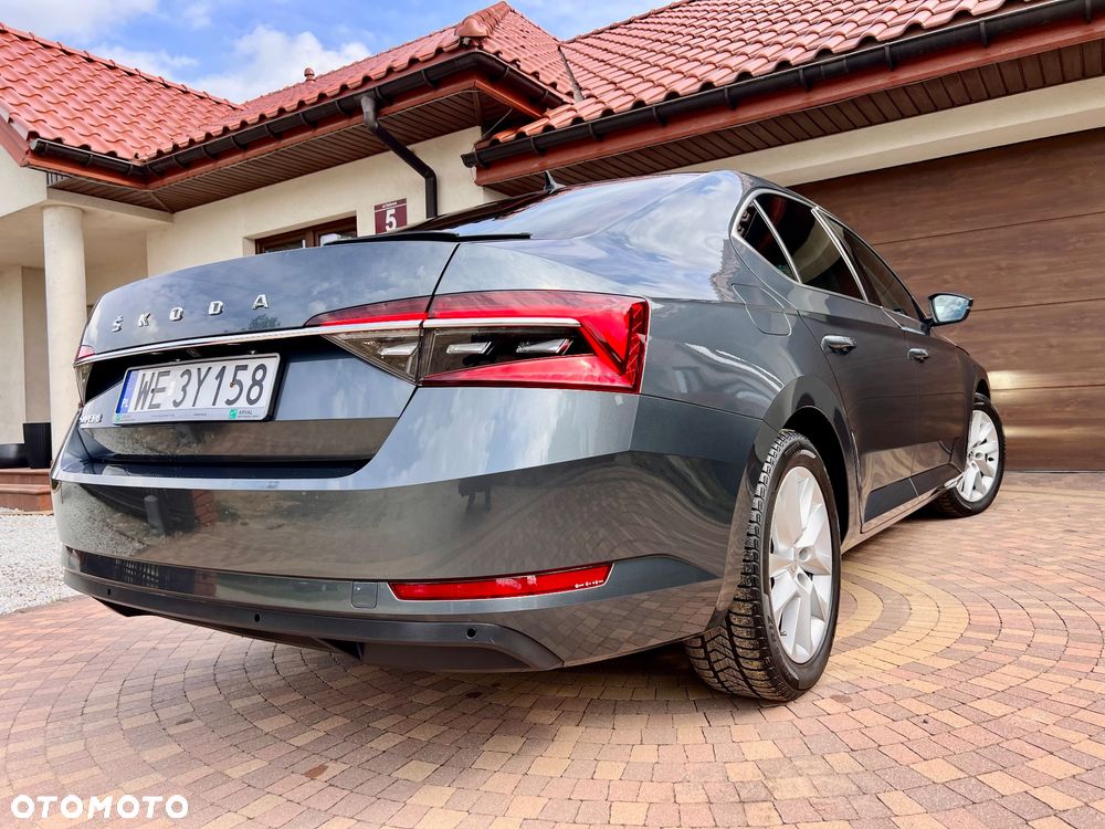 Skoda Superb ver-2-0-tdi-scr-ambition-dsg - 33