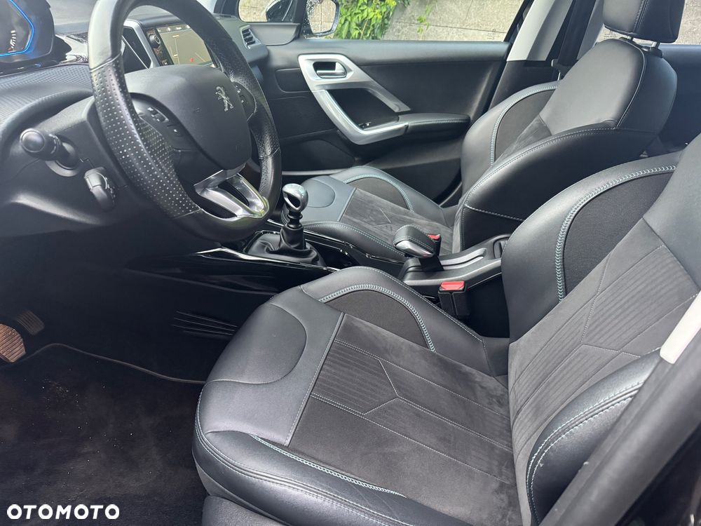 Peugeot 2008 1.2 Pure Tech GPF Allure S&S - 13