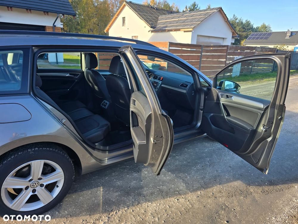 Volkswagen Golf - 28