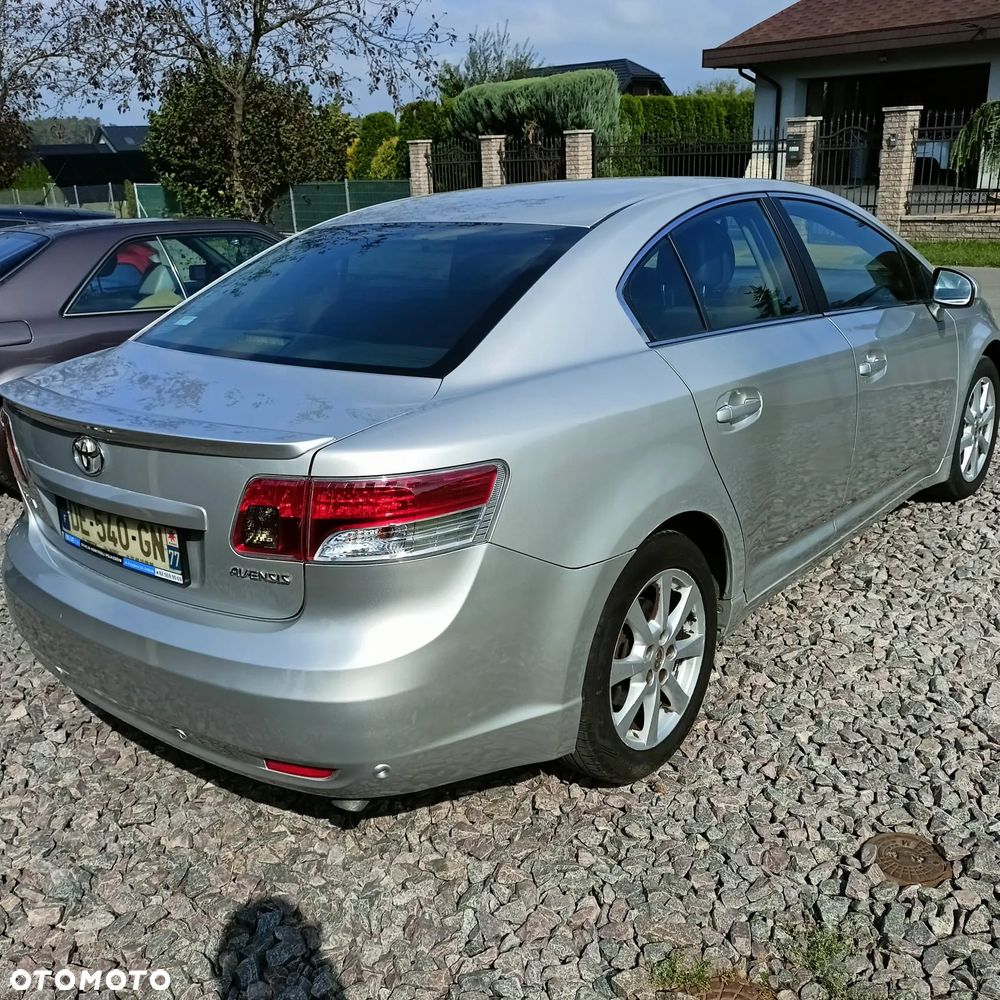 Toyota Avensis 2.0 D-4D Sol plus - 10
