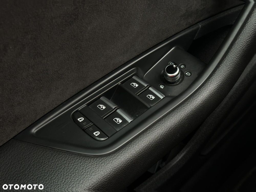 Audi A4 Limousine 35 TFSI mHEV S Line S tronic - 17