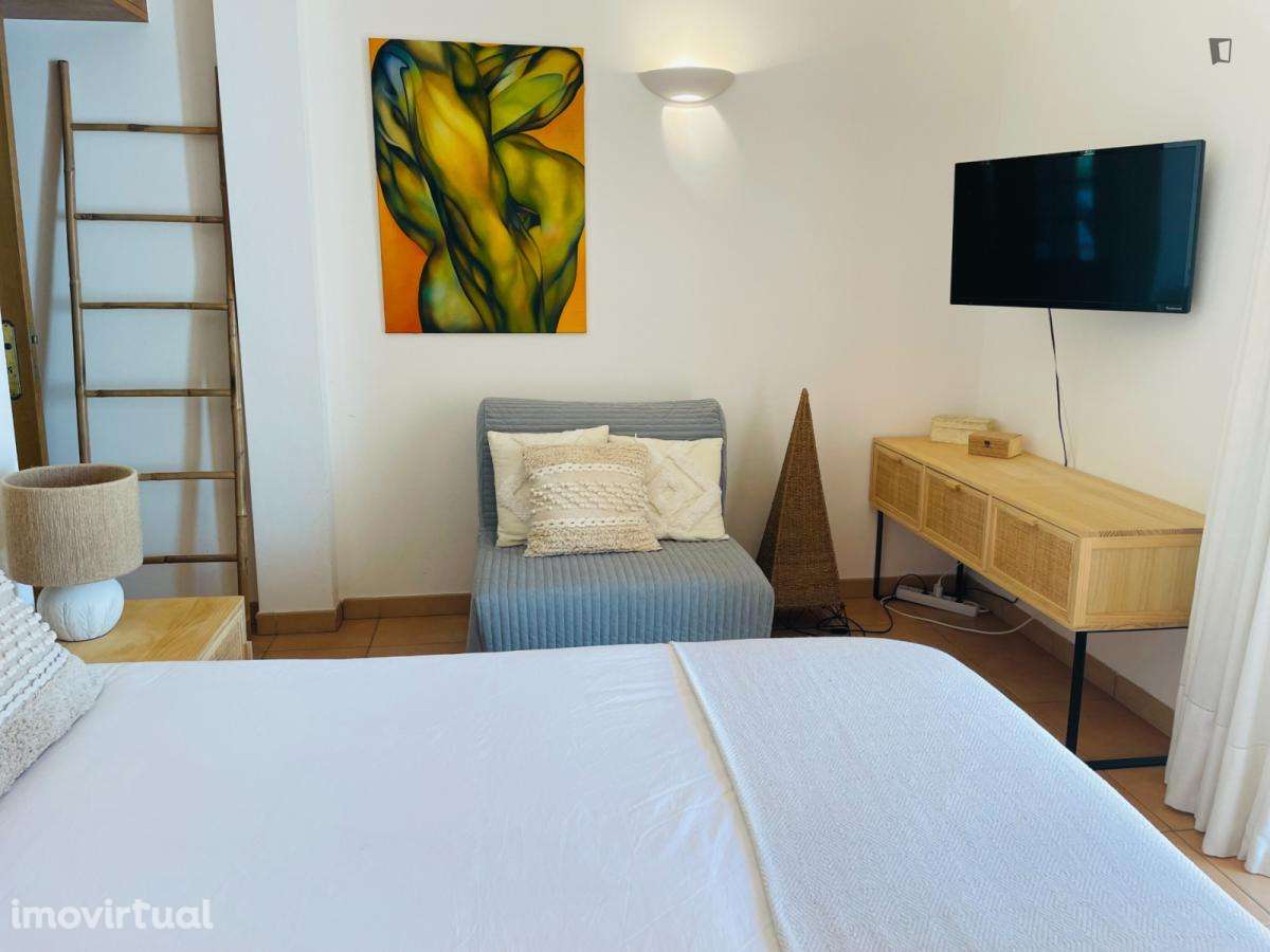 Apartamento com 1 quartos - localizado em Lagos - Grande imagem: 4/25