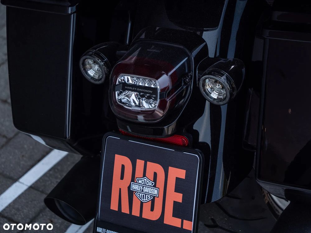 Harley-Davidson Touring Street Glide - 12