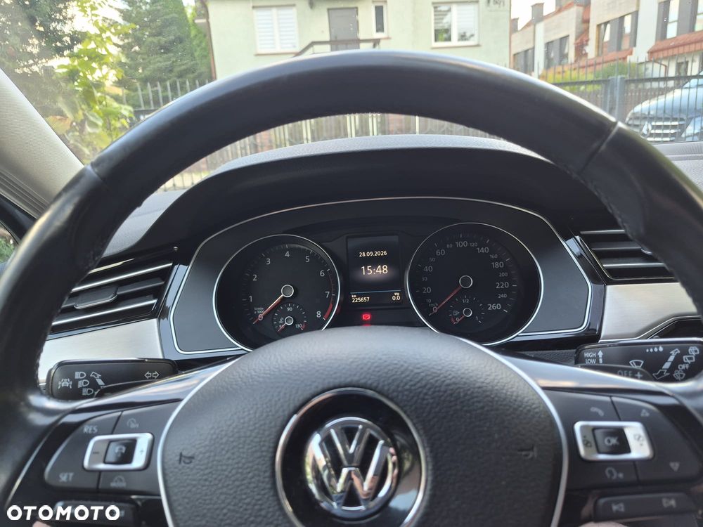Volkswagen Passat - 7