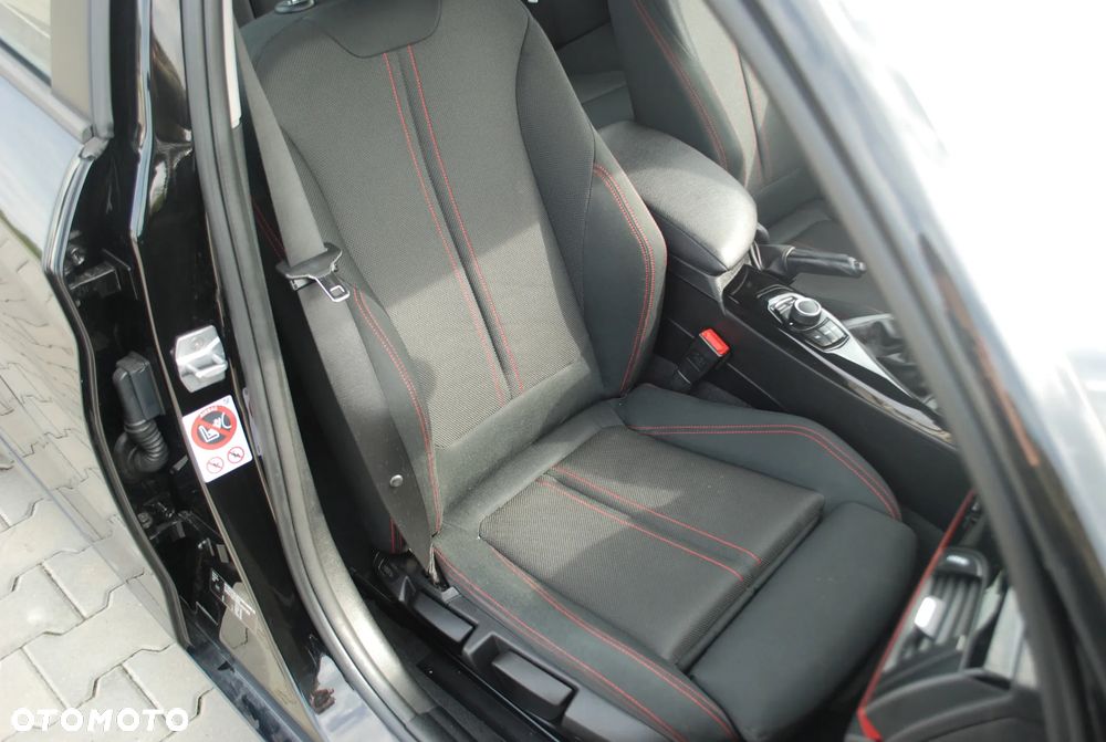BMW Seria 1 118d Sport Line - 36