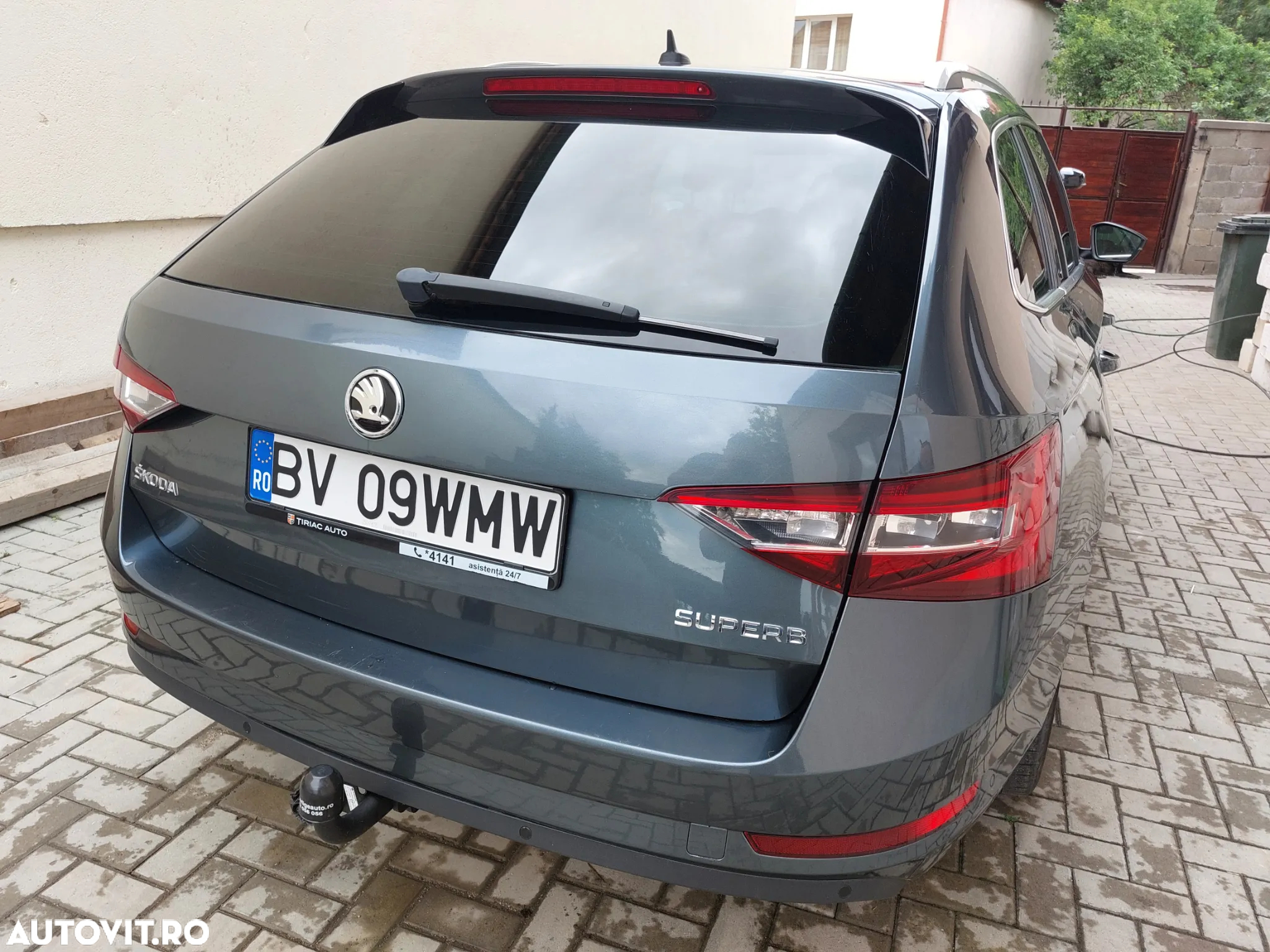 Skoda Superb 2.0 TDI DSG Sportline - 3