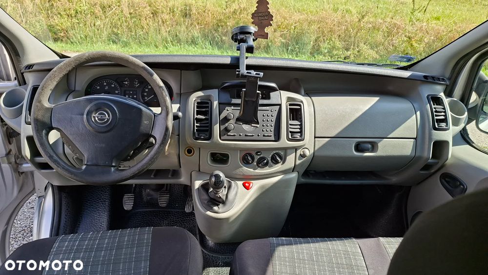 Opel Vivaro - 8