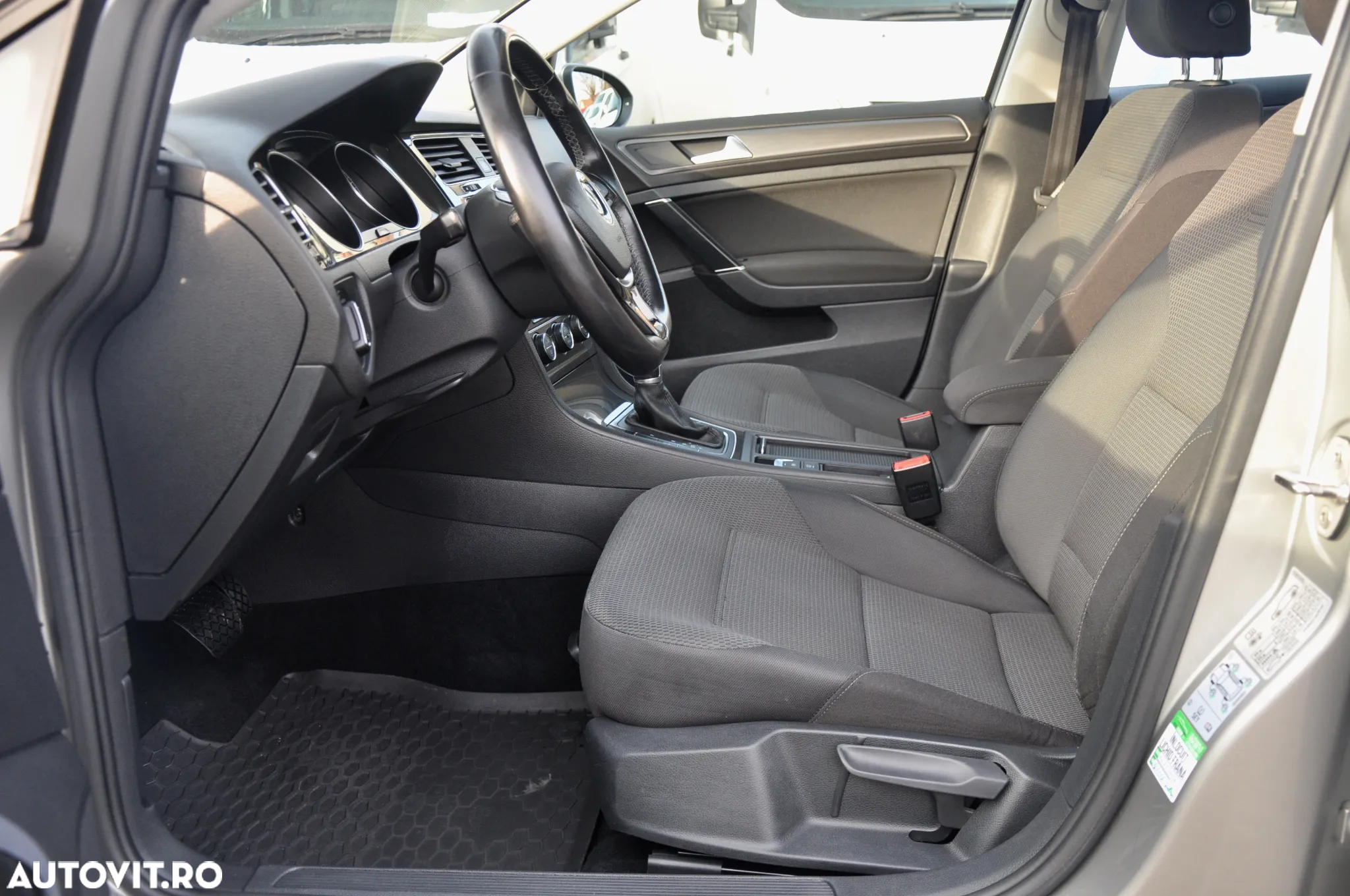 Volkswagen Golf 2.0 TDI DSG BMT Comfortline - 11