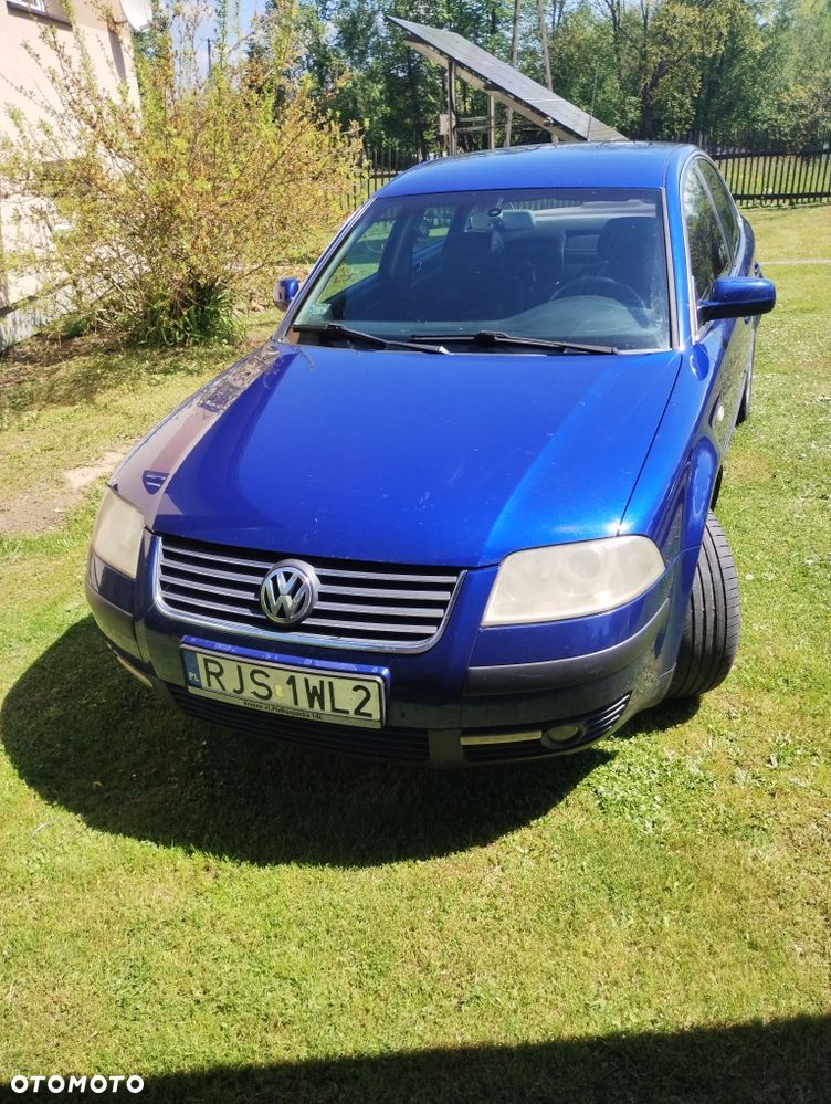 Volkswagen Passat - 1