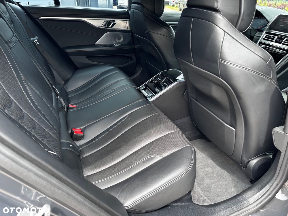 BMW Seria 8 - 37