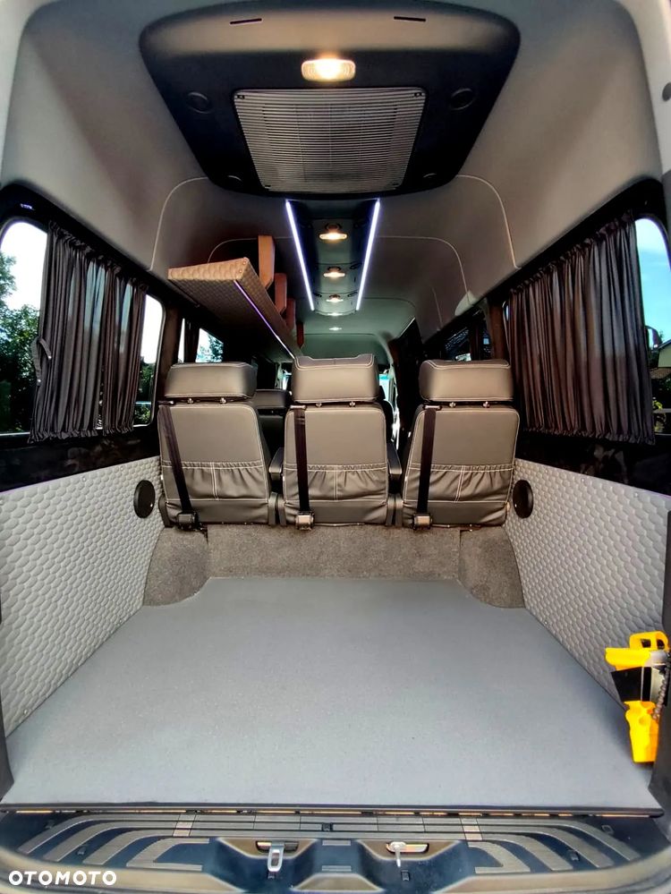 Mercedes-Benz Sprinter - 28
