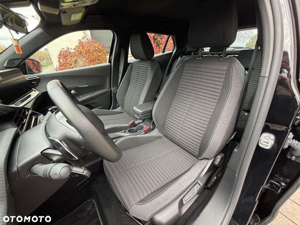 Peugeot 2008 PureTech mHEV Active e-DCS6 - 19