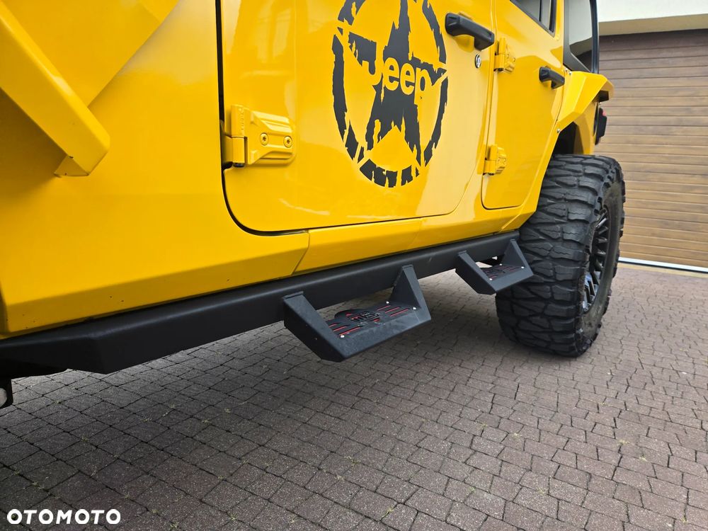 Jeep Wrangler - 12