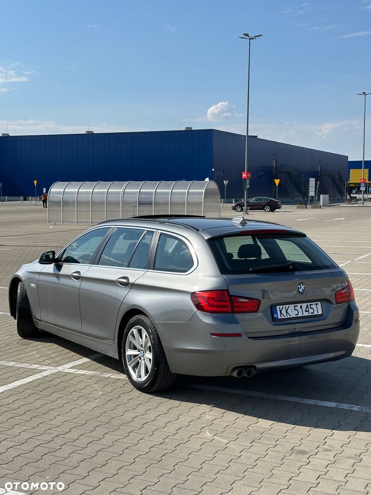 BMW Seria 5 520d Sport-Aut - 3