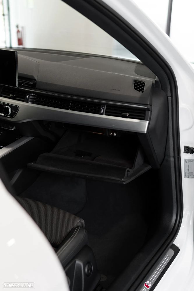 Audi A4 40 TDI quattro S line S tronic - 45