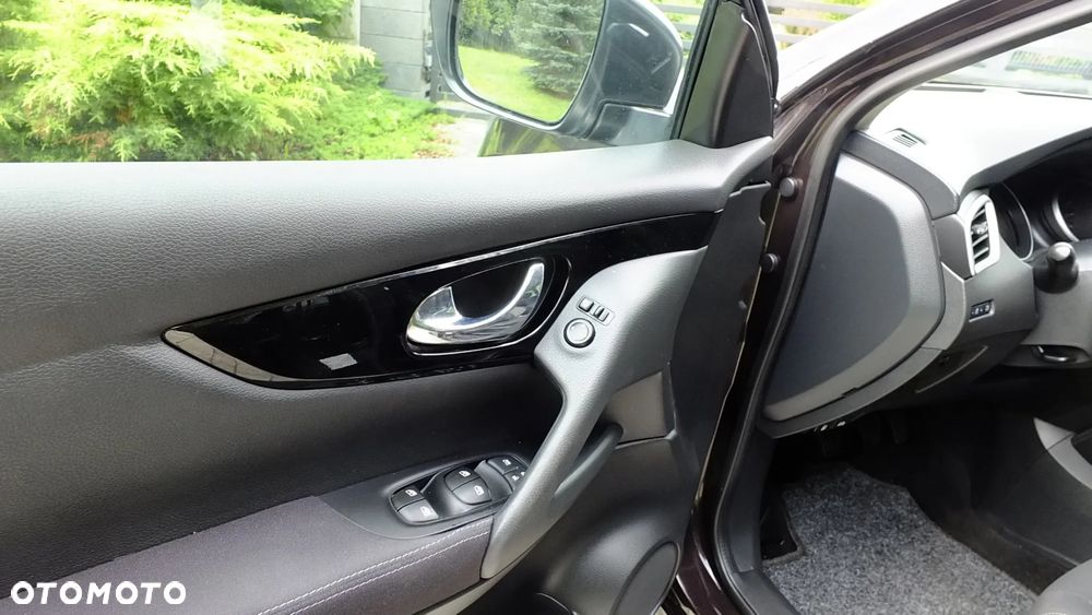Nissan Qashqai 1.3 DIG-T N-Connecta - 20