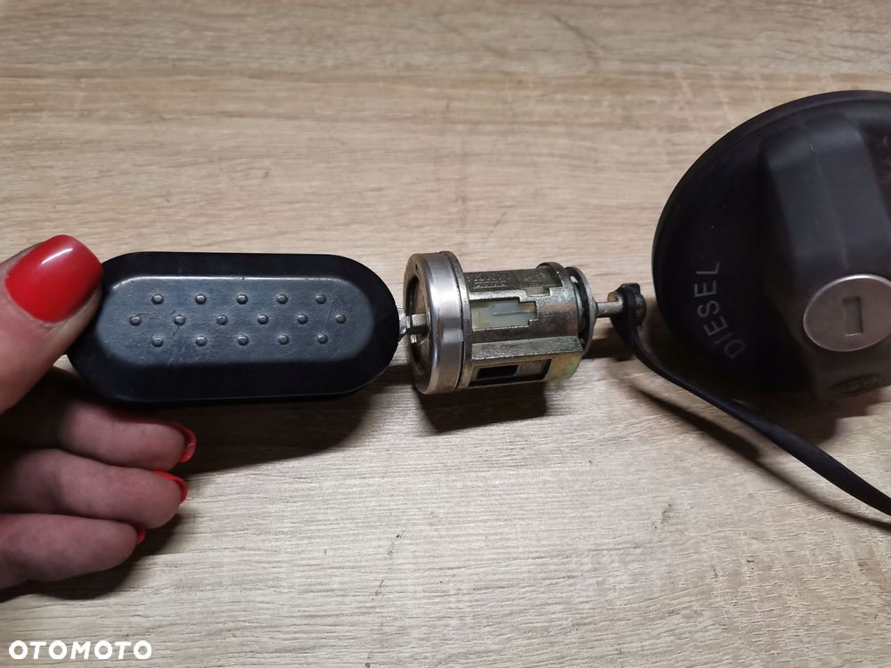 KOREK WLEWU PALIWA KLUCZYK PILOT WKŁADKA FIAT DUCATO III 06-14 - 4